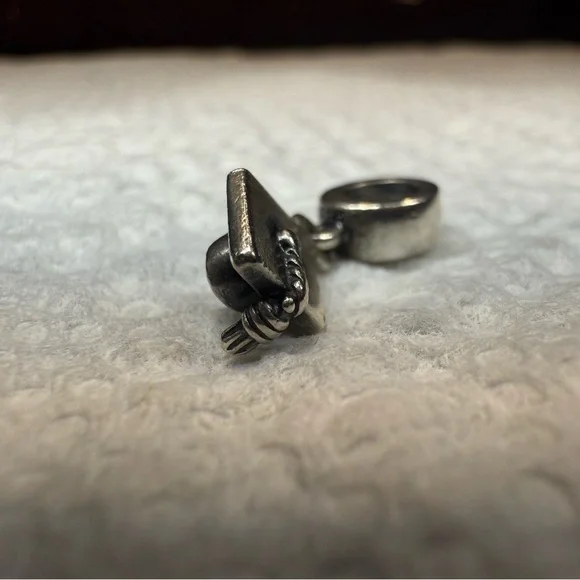 Pandora, graduation cap charm - Picture 2 of 3